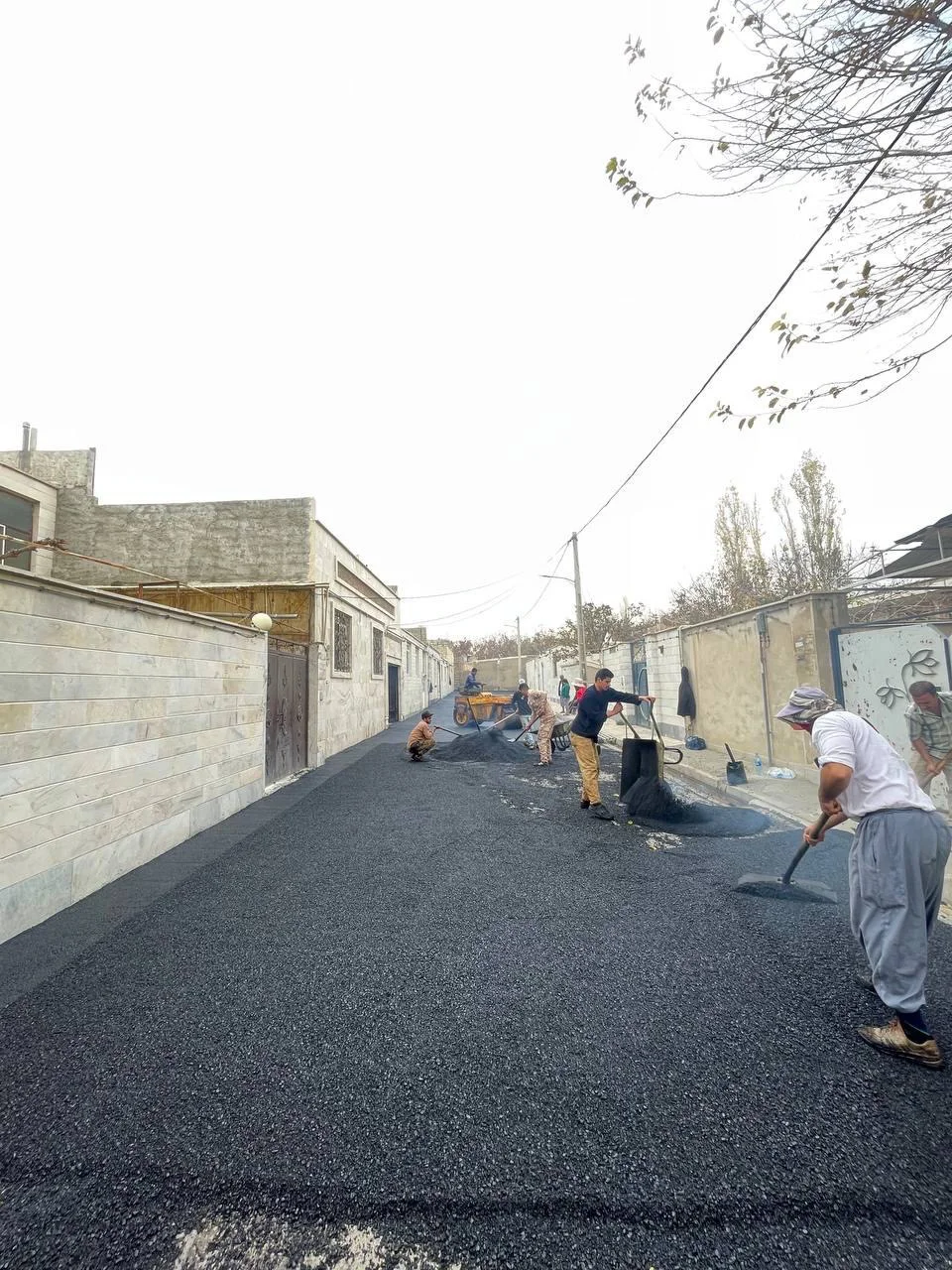 آسفالت چیست؟ مراحل اجرای آسفالت و عوامل مؤثر بر کیفیت آن  چکیده